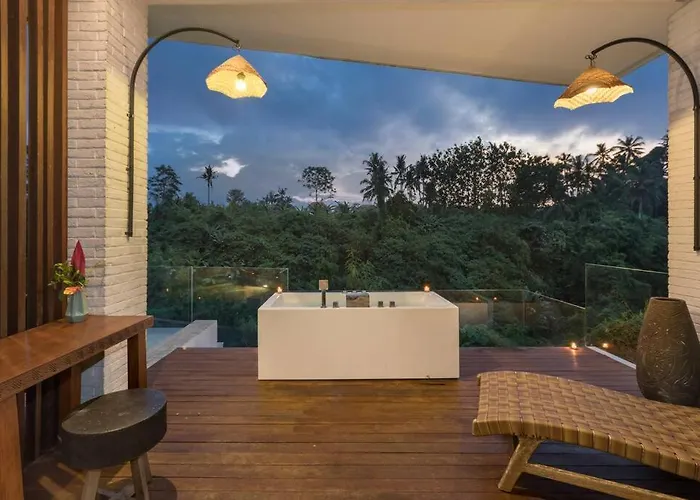 The Cliff Bali فيلة أوبود